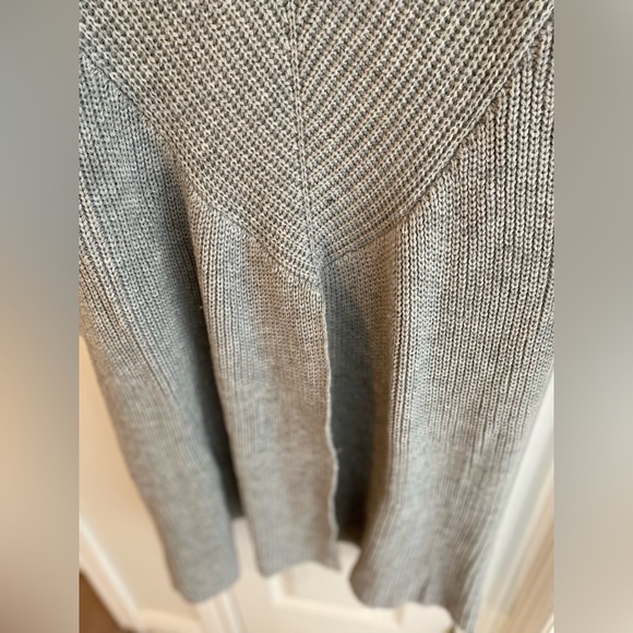 Long knit cardigan- Size Small - Picture 8 of 9